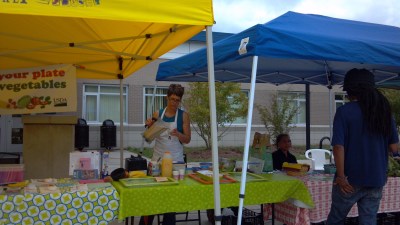 FoodDemo8.31.13PEACHES